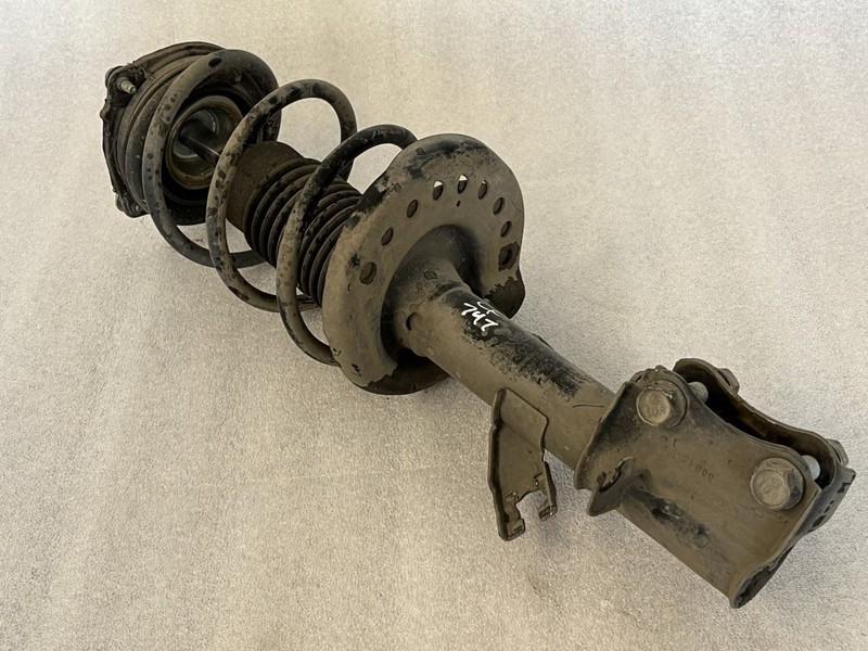 2013-2019 NISSAN SENTRA SV LEFT DRIVER SIDE FRONT STRUT SPRING