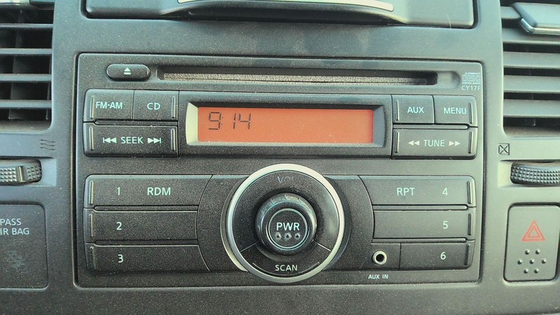 Audio & Visual Equip.(radio) NISSAN VERSA hatchback 10 11 12