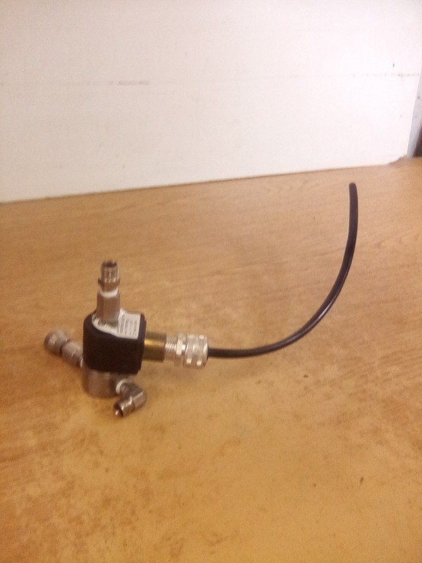 Parker 7C111P3141DHF7 Solenoid Valve 10 Watts 125PSI 71395SN2KNJ1N0DC11P3
