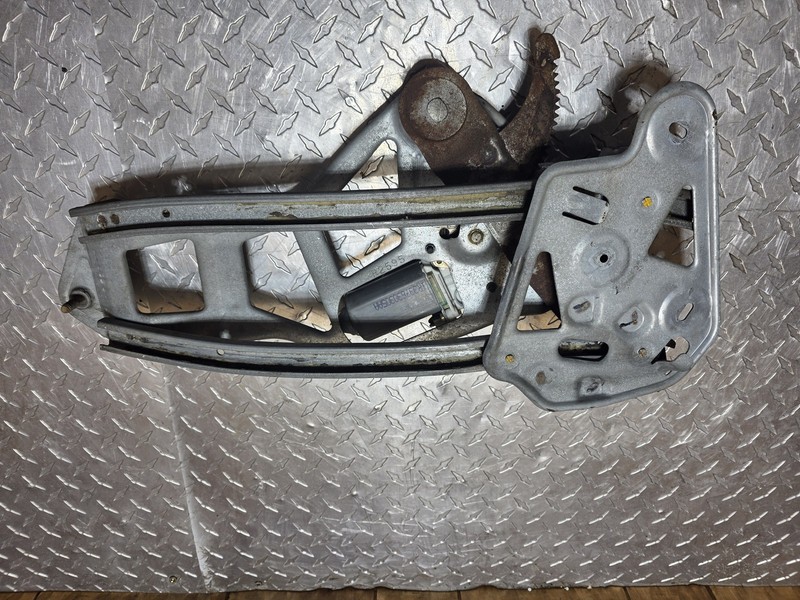 99-04 Mustang Convertible Driver Rear Quarter Window Regulator Oem99