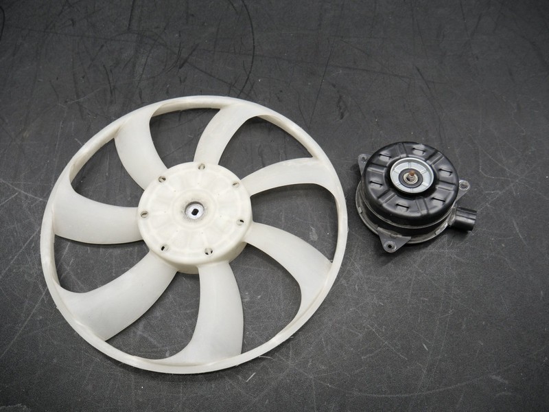 2013-2017 Subaru BRZ Right Cooling Fan Motor Blade OEM 45121CA010 45131CA000