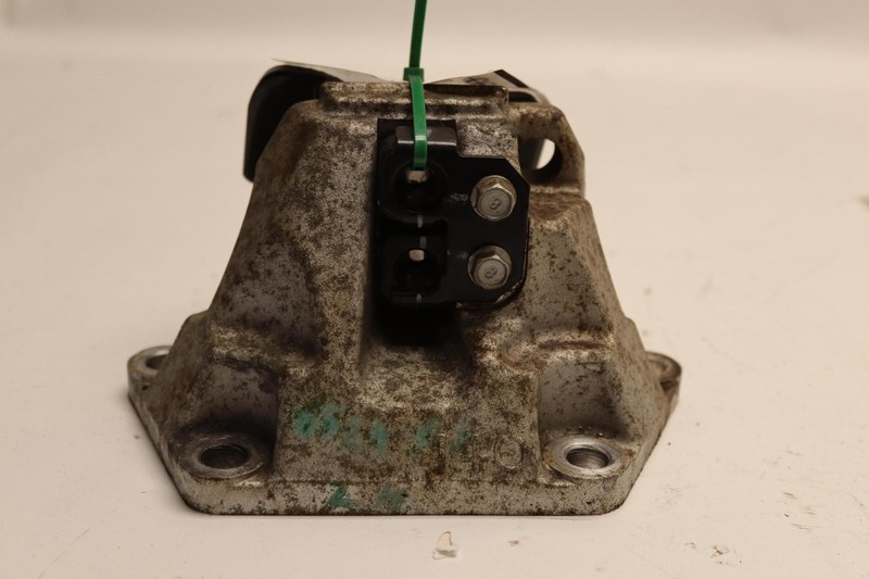 2020-2022 HYUNDAI PALISADE 3.8L LEFT DRIVER ENGINE MOUNT SUPPORT BRACKET OEM