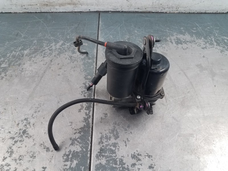 2007 Grand Marquis / Crown Vic Victoria Air Ride Compressor #2679 VV2