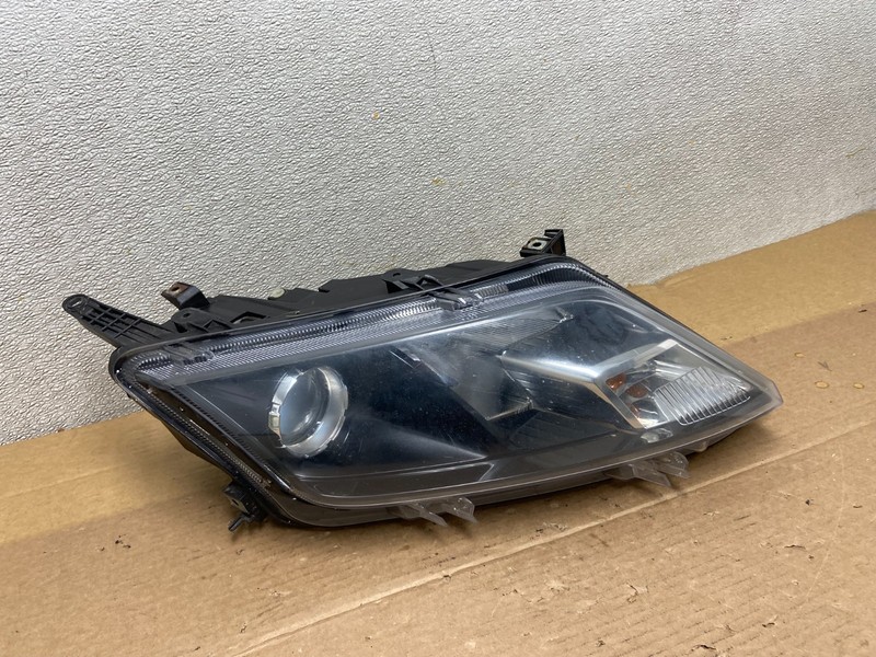 2010 2011 2012 Ford Fusion Right Passenger RH Headlight Halogen OEM AB5228 DW