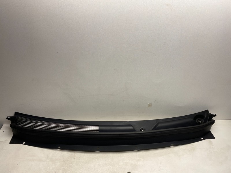 2014-2017 JEEP CHEROKEE FRONT WINDSHIELD WIPER COWL PANEL COVER TRIM OEM