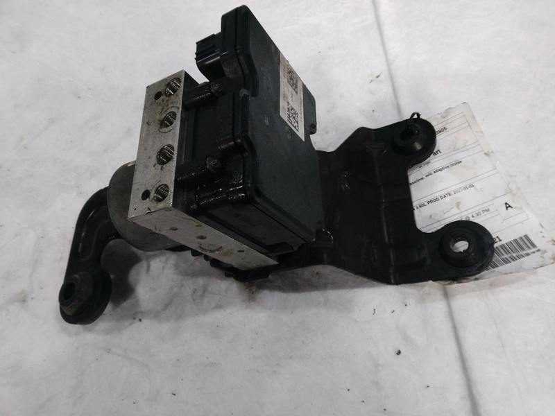 Used ABS Pump and Motor Assembly fits: 2017 Chrysler Pacifica assembly gasoline