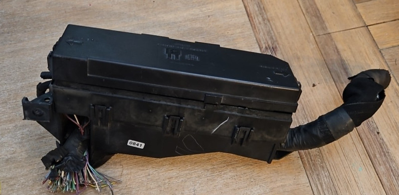 2009-2009 Ford Escape Fusebox Fuse Box Relay Module 8l8t-14a003-ae E6IMM