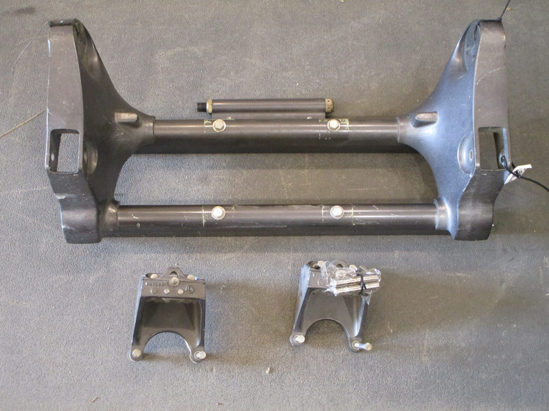 0435458 OMC Quiet Rider 65-175 HP Transom Bracket Tilt Cylinder Bracket 0337064