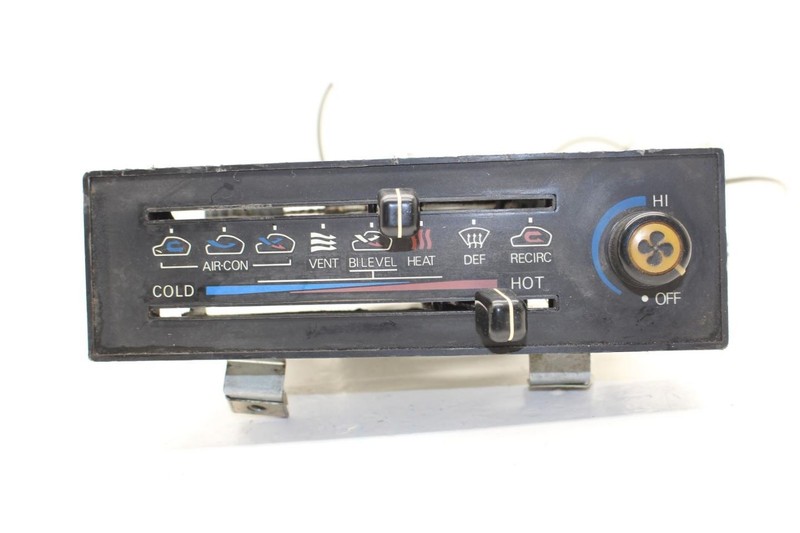 Manual Heat and Ac Temperature Controller Fits 79-83 280ZX 290303