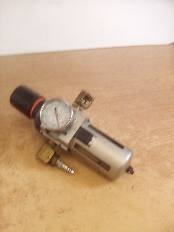 SMC NAW4000-N04 Regulator W/Gauge