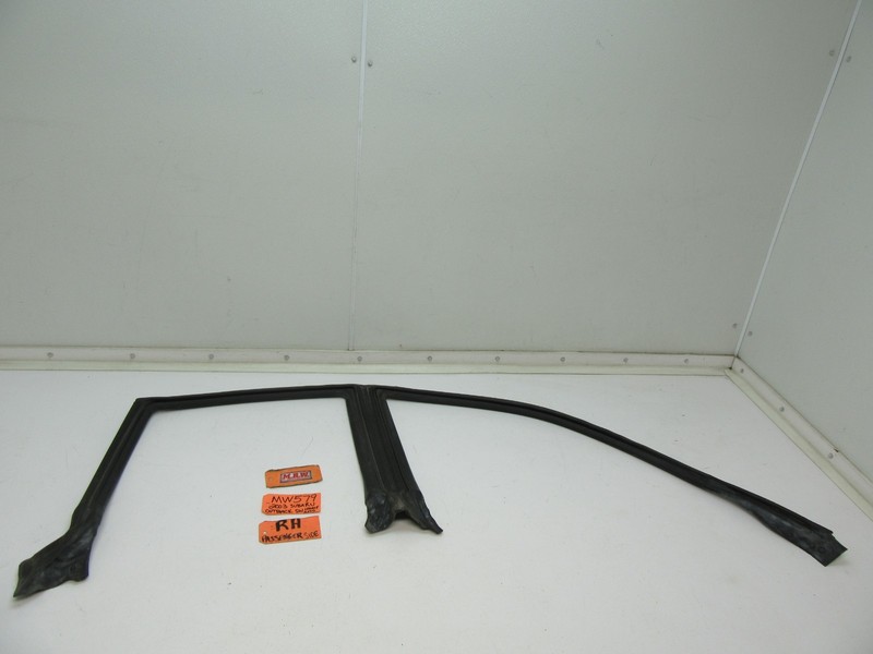 FITS RIGHT PASSENGER FRONT REAR ROOF DOOR GLASS RUBBER BODY SEAL WEATHER STRIP R