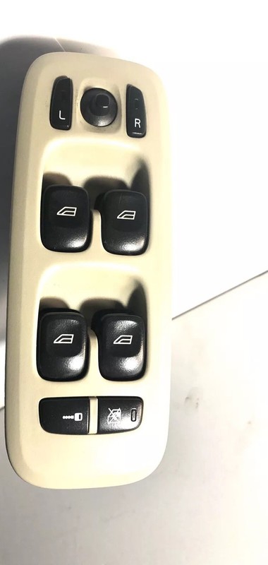 2005-2006 VolvoXC90 Drivers Side Master Window Door Mirror Switch OEM 09193383