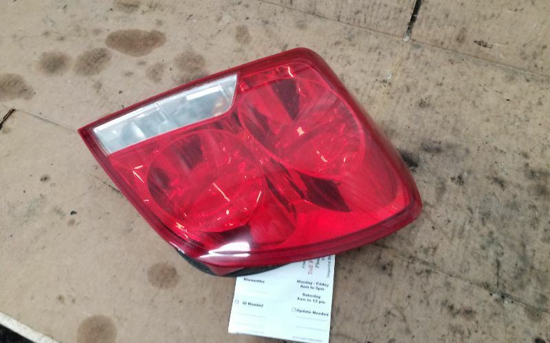 Passenger Right Tail Light Sedan Fits 04-08 FORENZA 215453
