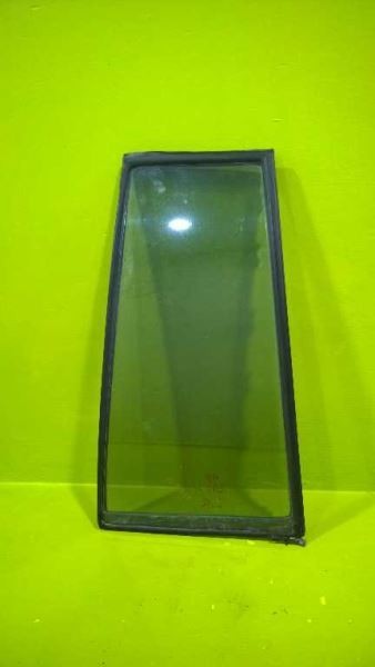 98 99 00 RAV4 DRIVER LEFT VENT GLASS OEM 3303-31