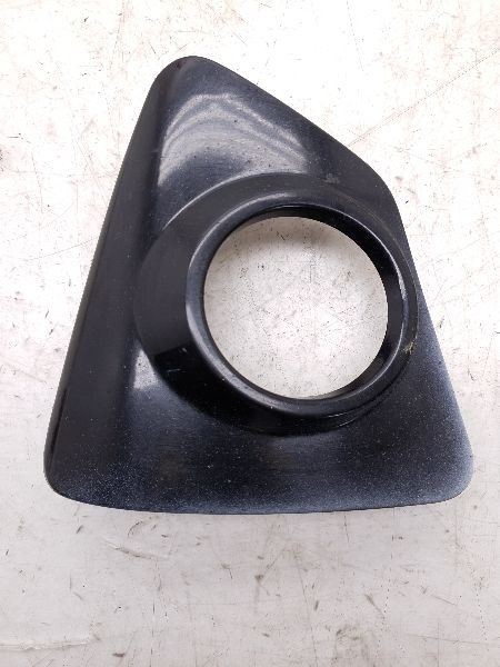 14 15 16 17 Toyota Corolla Passenger Right Fog Lamp Bezel 81481-02480