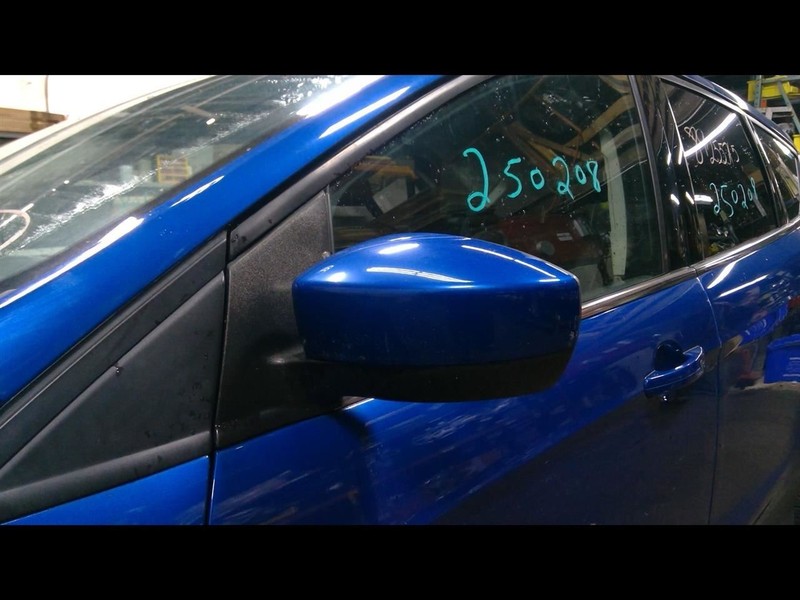 Driver Side View Mirror Painted Cap Non-heated Fits 17-19 ESCAPE 1608917