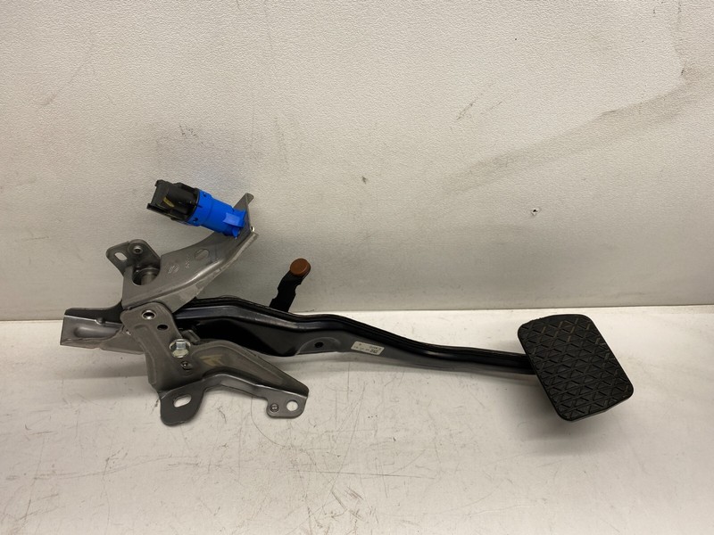 2014-2016 MAZDA 6 AUTOMATIC BRAKE PEDAL ASSEMBLY W/ SENSOR OEM