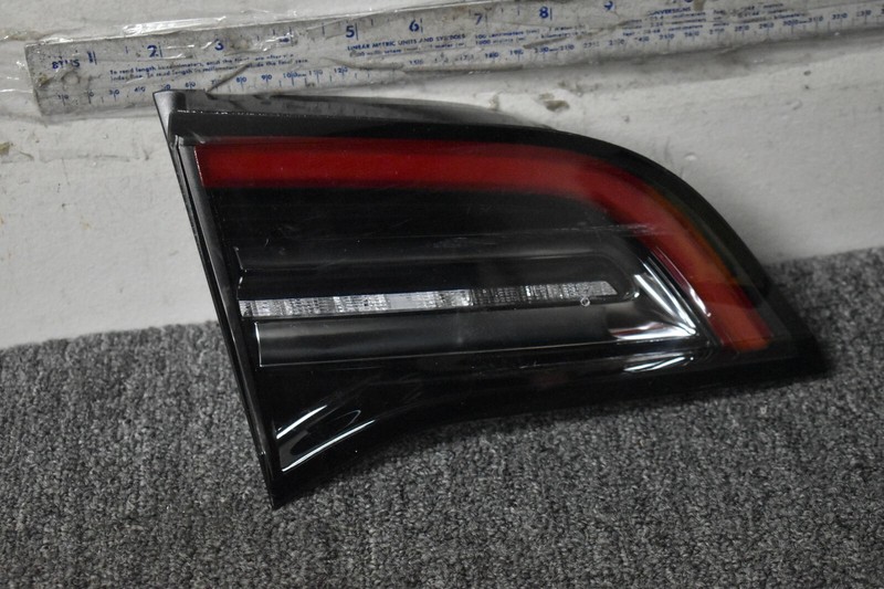 TESLA MODEL 3 TAIL LIGHT LEFT SIDE FACTORY OEM