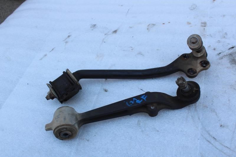 1992 MAZDA MPV VAN RIGHT PASSENGER SIDE FRONT LOWER CONTROL ARMS PAIR 2WD