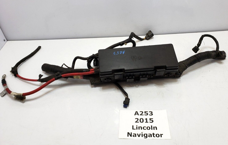 ✅ 2010-2017 OEM Lincoln Navigator Engine Fuse Box Relay Module