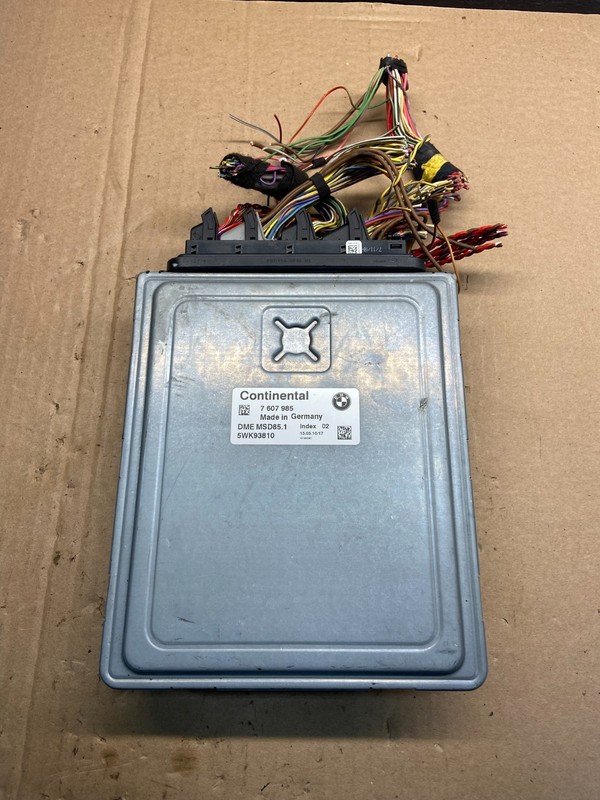 2007 to 2014 BMW X5 ECM ECU Engine Control Computer Module 7607985 AE2322 DW