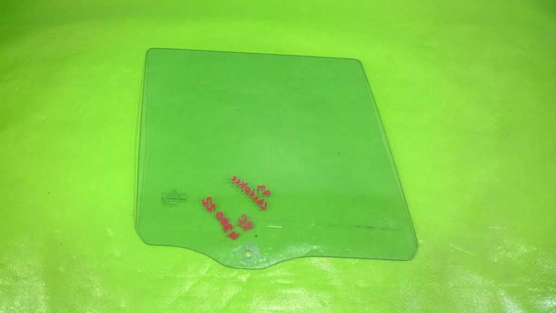 84-96 CHEROKEE 4DR PASSENGER RIGHT FRONT WINDOW DOOR GLASS OEM 4300-22