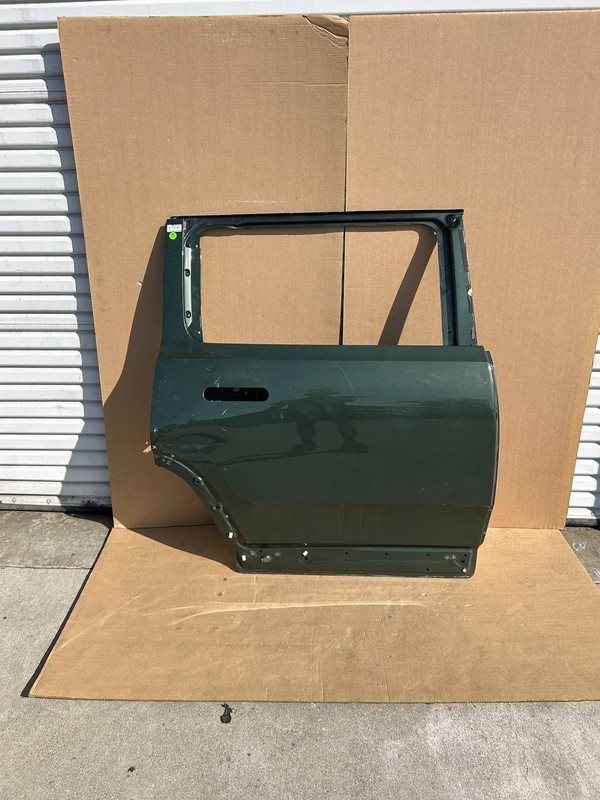 ✅2022-2024 Rivian R1S Rear Right Passenger Door Shell OEM w/dent and scratches