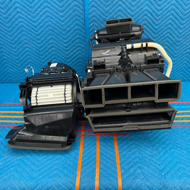 2013–2018 Toyota Avalon HVAC Blower Motor Housing Assembly 105K OEM 8701006541
