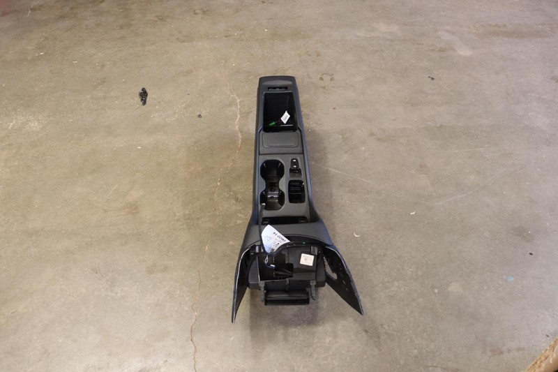 2019-2020 VOLVO XC40 FLOOR FRONT CENTER CONSOLE STORAGE CUP HOLDER OEM