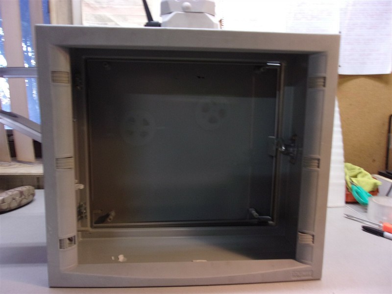 Hoffman 15-3/4x17-1/2x10 Panel Enclosure w/ Murrelektronik E201820