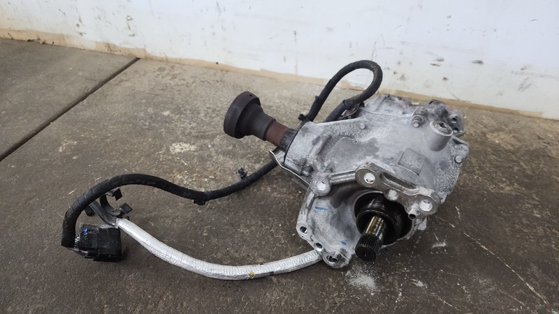 2020-2021 Ford Escape 2.0L FRONT transfer case angle gear6K LX67-7L486-AF OEM