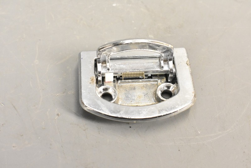 Genuine Audi A4 A5 A6 A7 A8 Q5 Q7 TT Lashing Eye Chrome 8e0864203 1j0864203d