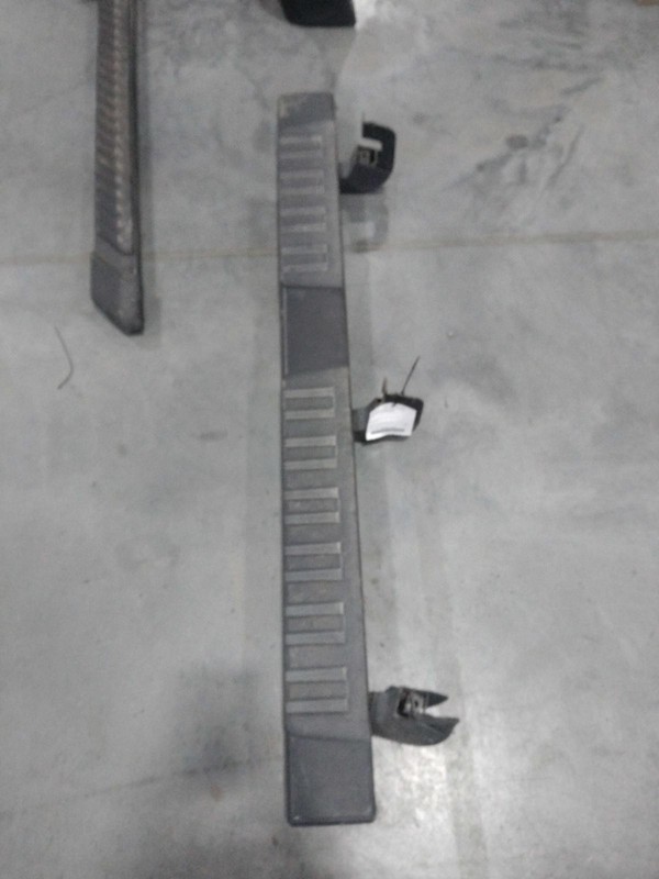 2015 Chevrolet Silverado 1500 Running Board Step Bar Black Used 131K Miles