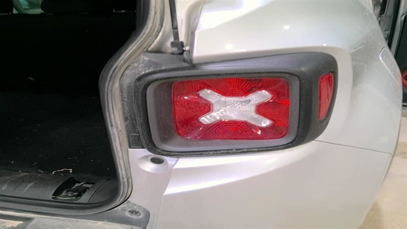 Passenger Right Tail Light Incandescent Fits 15-23 RENEGADE 3478132