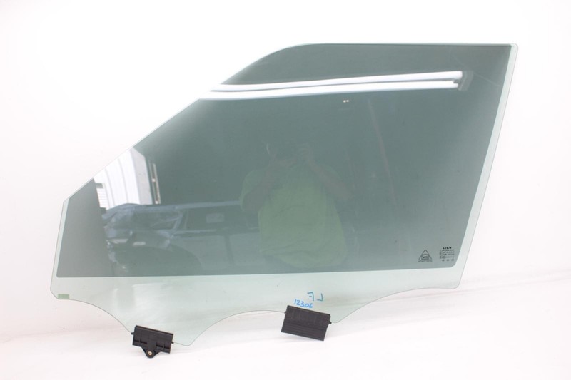 24-25 Kia EV9 Driver Left Front Door Window Glass