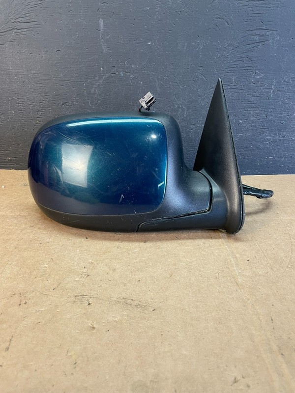 2003-2006 Chevrolet Tahoe Suburban Right Passenger Turn Door Mirror AE0975 DW