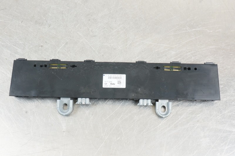 07-13 Mercedes W221 S550 S63 AMG Rear Roof Antenna Amplifier Amp 2218704789 OEM