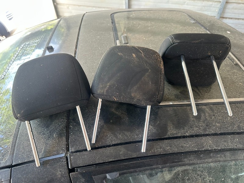 10-13 KIA SOUL OEM REAR BACK SEAT HEADRESTS HEADRESTS - LH RH & CENTER - BLACK