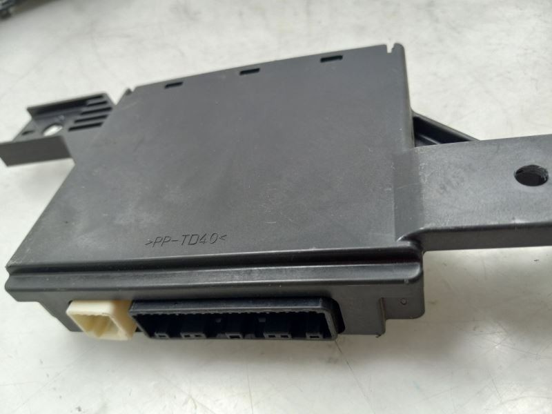 15-17 TOYOTA CAMRY XLE 2.5L FWD AT CHASSIS ECM TEMPERATURE CONTROL MODULE