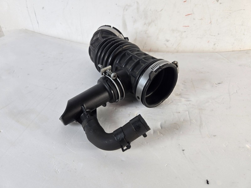 2013-2019 Nissan Sentra Air Intake Air Cleaner Duct Hose 16576-3RC2A OEM 15271