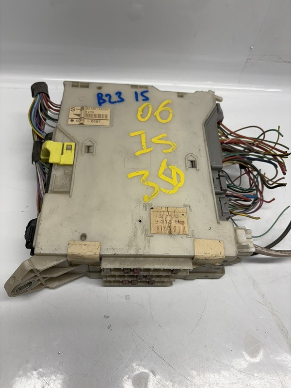 2006-2013 LEXUS IS250 IS350 Driver Side LH RELAY BOX FUSEBOX OEM 82730-53050