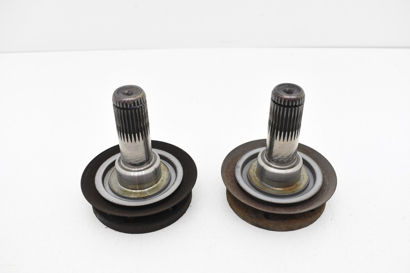 2007 BMW E90 328xi REAR DIFF OUTPUT AXLE SHAFT FLANGE SET 86MMXM10 OEM KW45