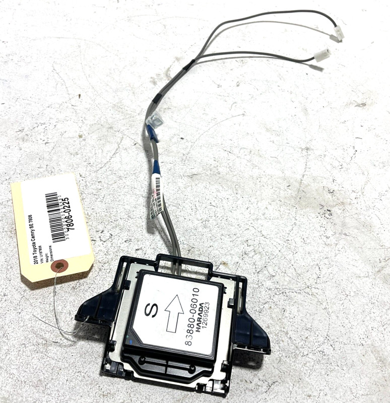 2018-2019 TOYOTA CAMRY SE GPS NAVIGATION SATELLITE ANTENNA MODULE & HARNESS OEM