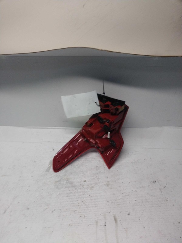 2023 Hyundai Santa Fe Right Tail Light Assembly Red - Used, 19K Miles