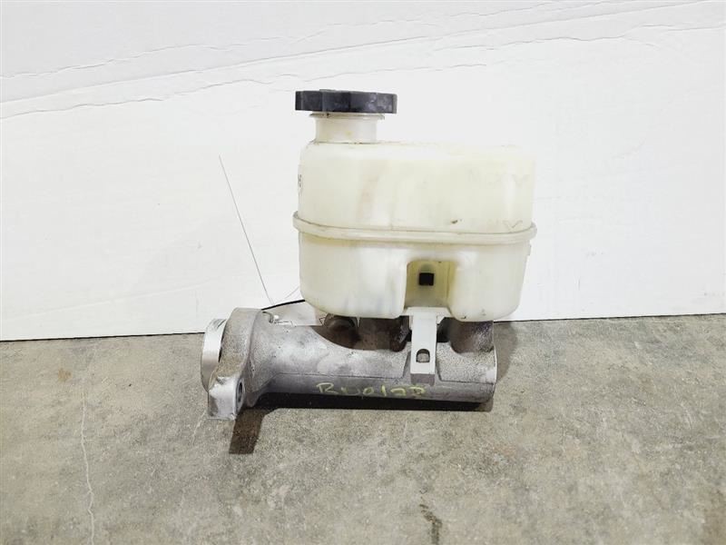 Brake Master Cylinder Classic Style Fits 14-19 SIERRA 1500 PICKUP 569462