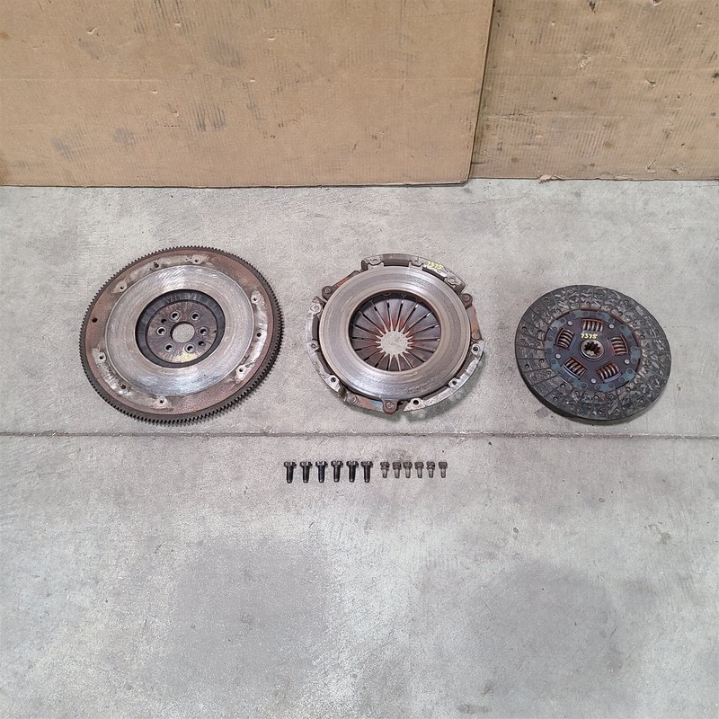 96-98 Mustang Gt 4.6L Sohc Manual Flywheel & Clutch Kit Hardware 6 Bolt Aa7375