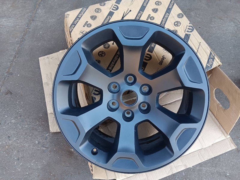 (1) Wheel Rim For Dodge 1500 Pickup 5YD56TRMAA OEM Black Clad 20X9