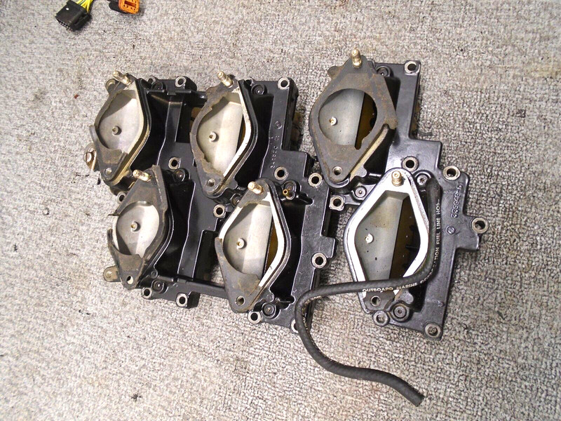 UPPER/LOWER INTAKE MANIFOLD w REED PLATE 0437340 JOHNSON 95-2001 130-250 HP #2