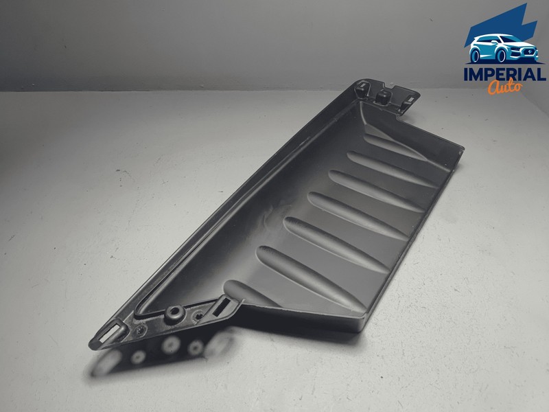 18-20 FREIGHTLINER CASCADIA LEFT DRIVER SIDE HOOD-MOUNTED INTAKE BAFFLE OEM