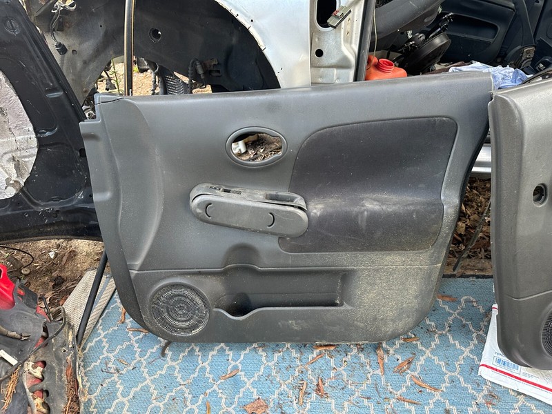 09-14 NISSAN CUBE OEM RH FRONT DARK GRAY DOOR TRIM PANEL CARD - PASSENGER